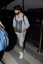 Shahid Kapoor snapped at airport on 14th Oct 2015